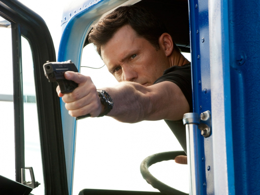 Quelqu'un veut se mettre en travers de la route de Michael ? (Jeffrey Donovan)